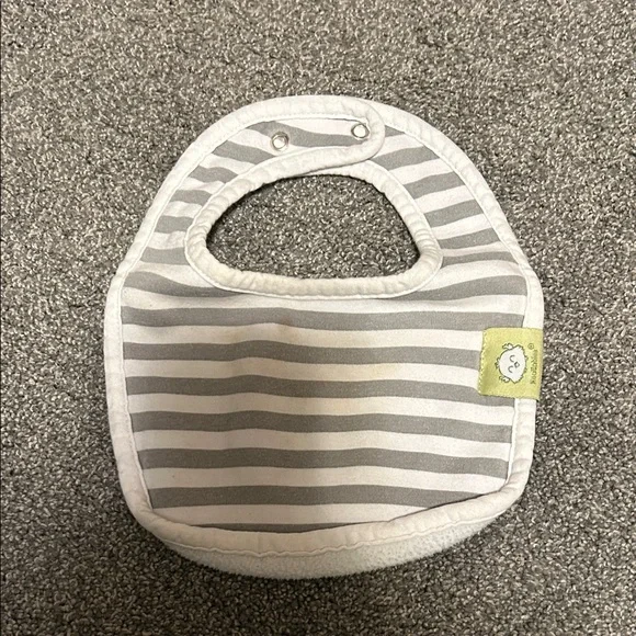 “KeaBabies” Stylish Gray and White Baby Bib Set of 8 - Picture 2 of 10